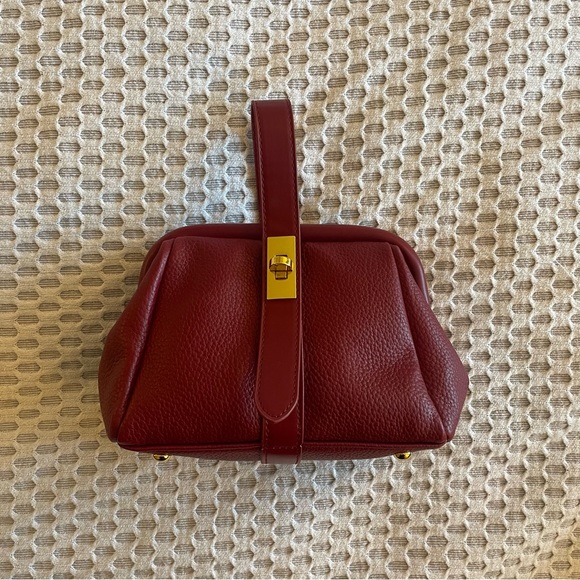 Unique top handle/crossbody vegan leather handbag - burgundy - Picture 3 of 8